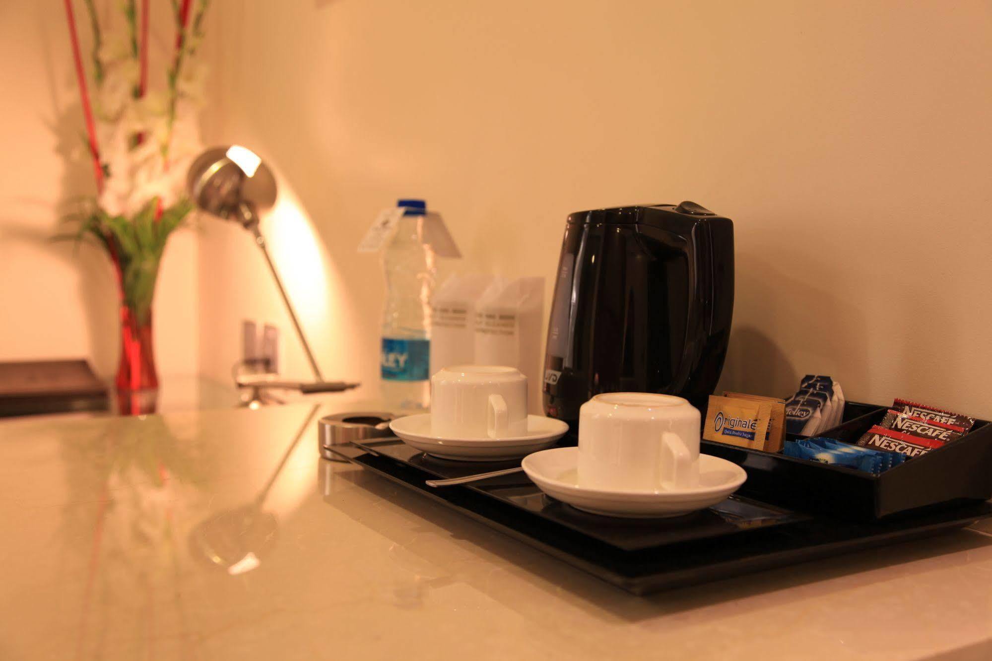 Hotel Florence Új-Delhi Kültér fotó