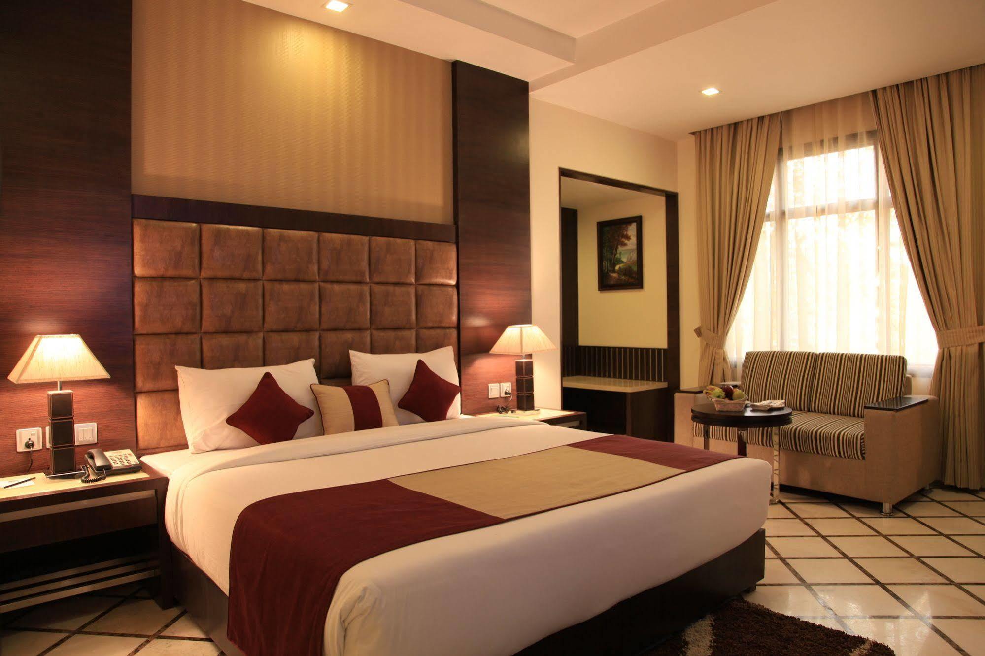 Hotel Florence Új-Delhi Kültér fotó